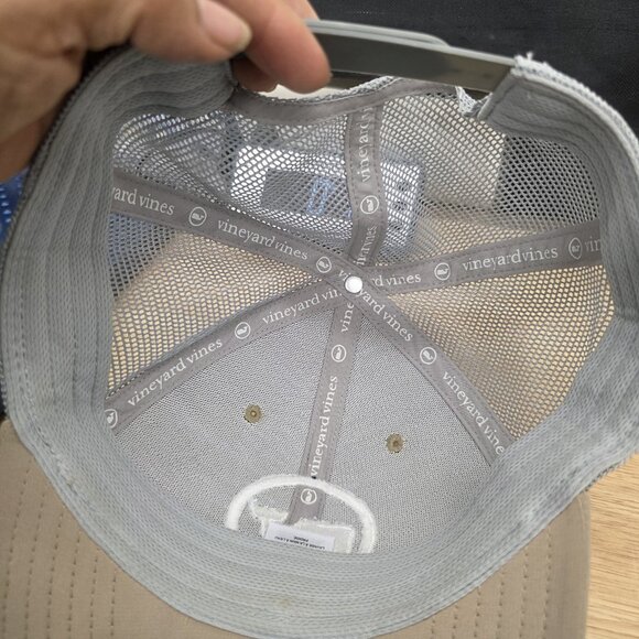 Vineyard Vines Dot Performance Truckers Hat Mesh Back Beige Snapback - Picture 6 of 8